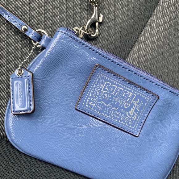 Coach wristlet - Picture 2 of 5